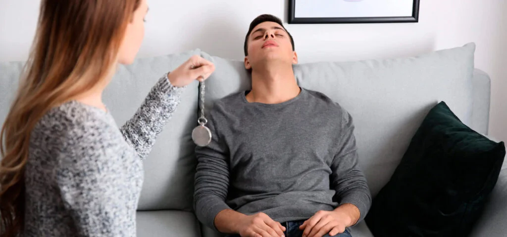 ¿Qué es y para qué sirve la hipnosis? Peligros, ventajas y desventajas 3 hipnosis para dormir